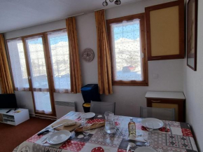 Studio pratique proche pistes avec terrasse et animaux admis - FR-1-181-2227